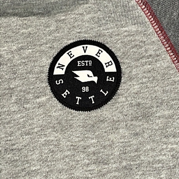 Tony Hawk small gray crew neck. - Picture 5 of 9